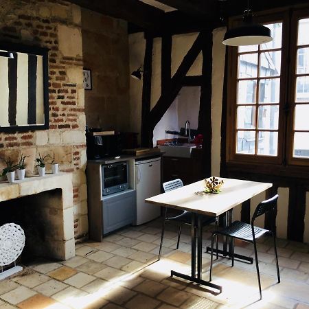 Appartement Dans Immeuble 15 Eme Siecles Vieux Тур Экстерьер фото